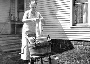 laundry in the 30s-40s